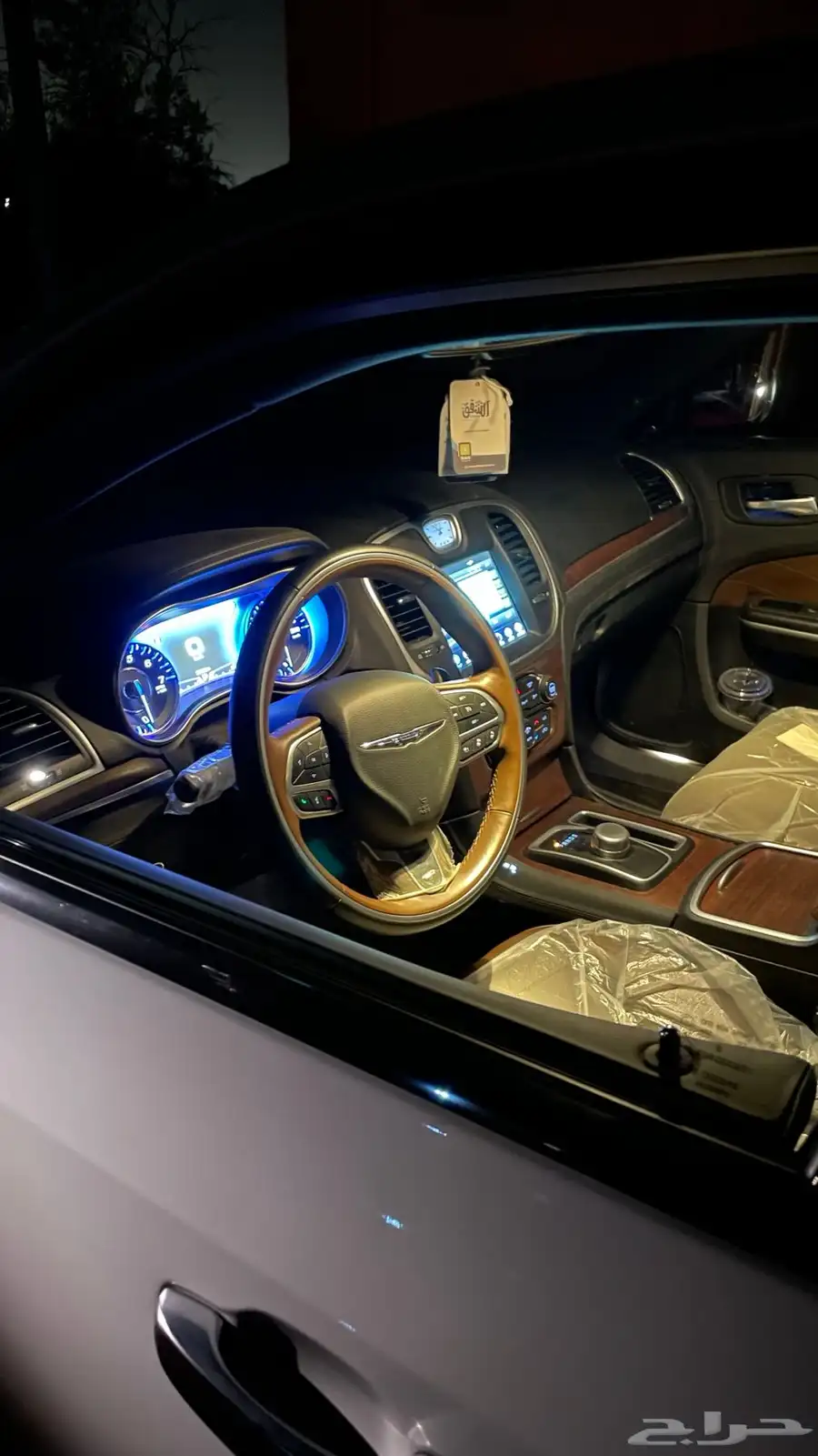 كرايزلر c300 v8 2021 لكجري 26