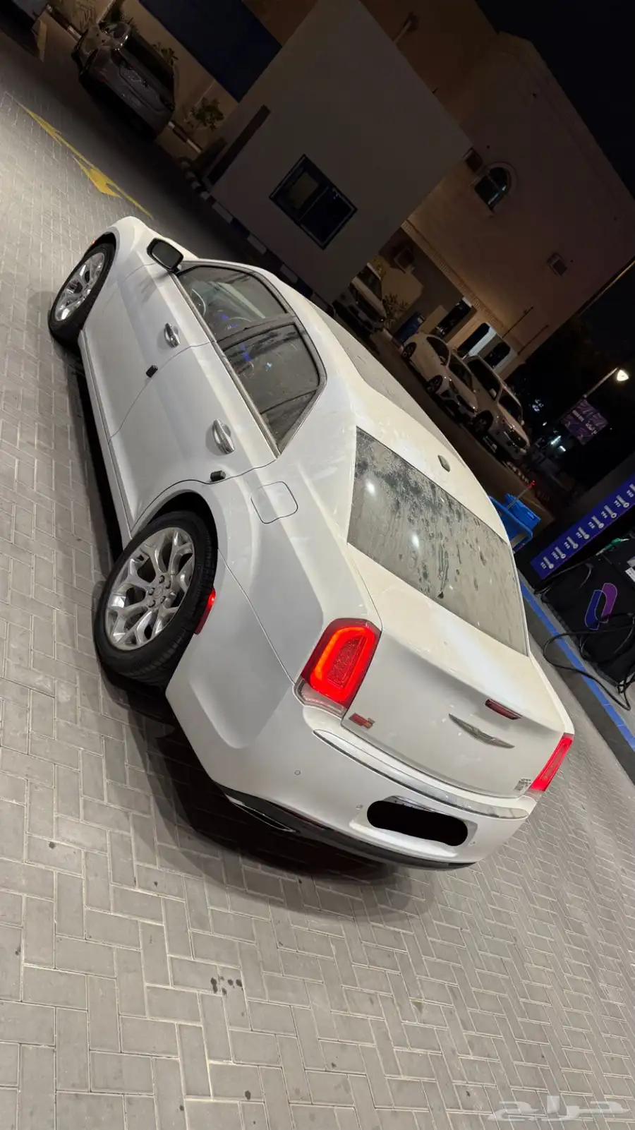 كرايزلر c300 v8 2021 لكجري 3