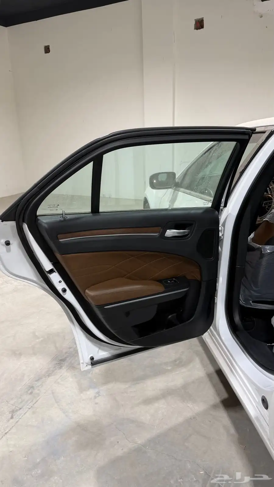 كرايزلر c300 v8 2021 لكجري 10