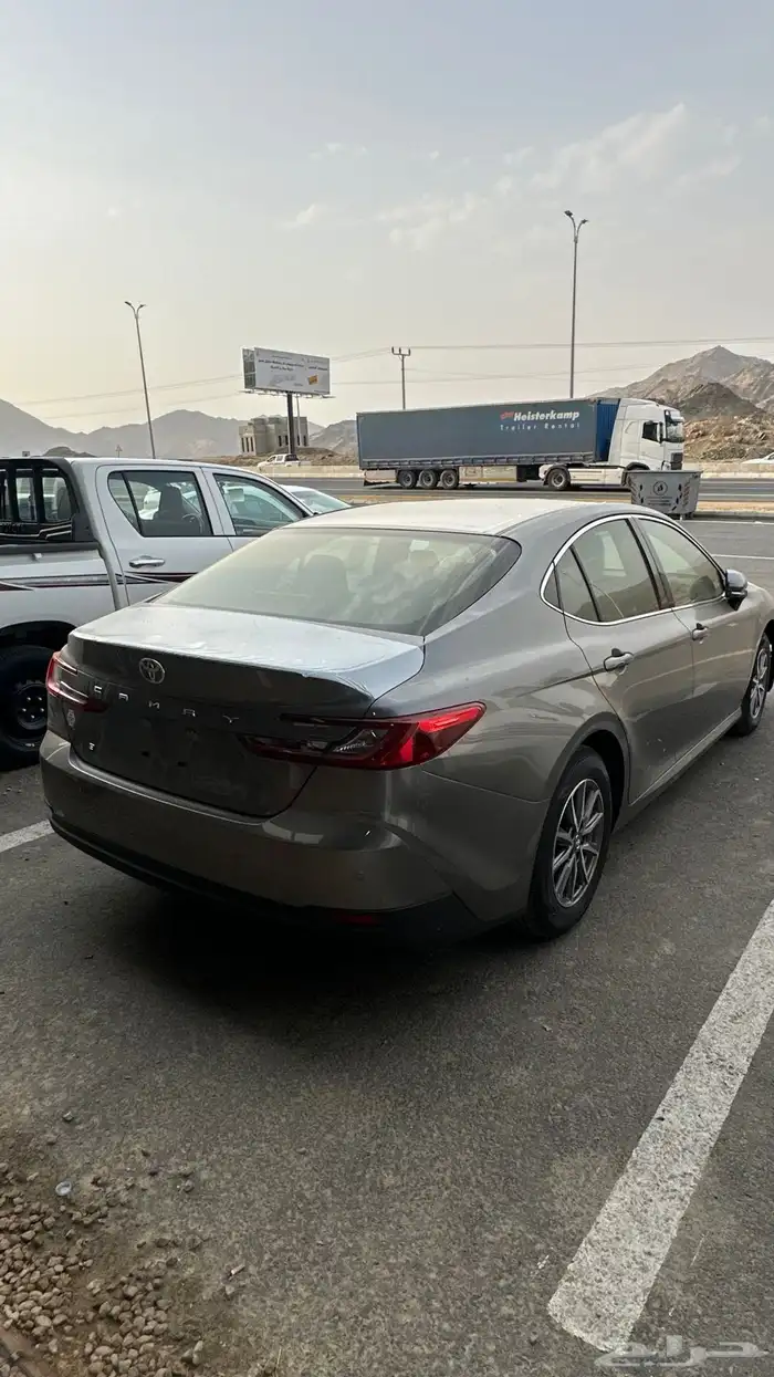 كامري 2025 استاندر بنزين E السعر 114500 كاش وبنك 7