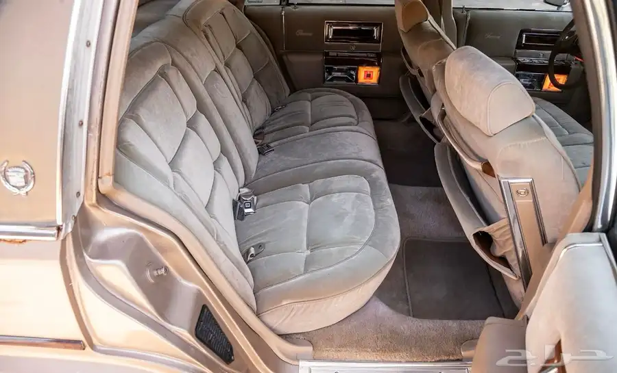كاديلاك فليتوود بروقهام 1986 Cadillac Fleetwood Brougham 16