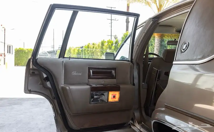 كاديلاك فليتوود بروقهام 1986 Cadillac Fleetwood Brougham 14
