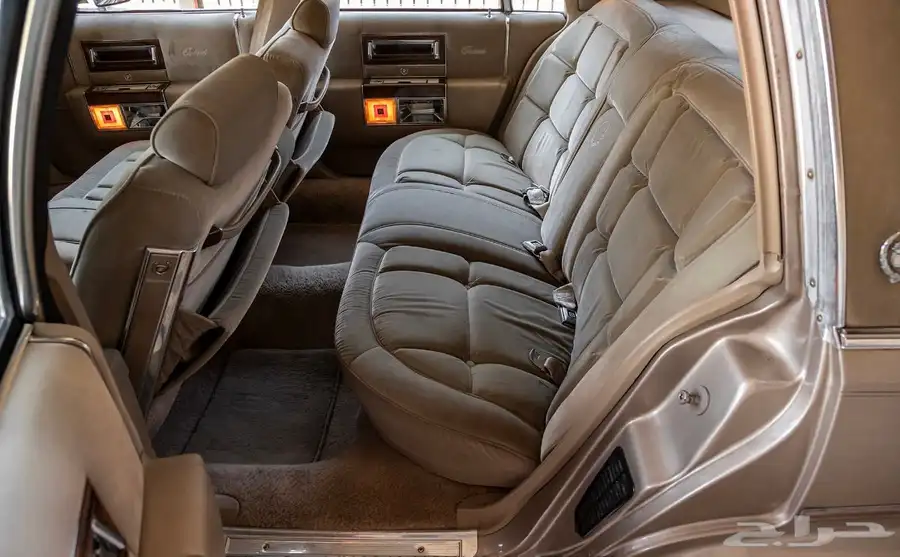 كاديلاك فليتوود بروقهام 1986 Cadillac Fleetwood Brougham 13