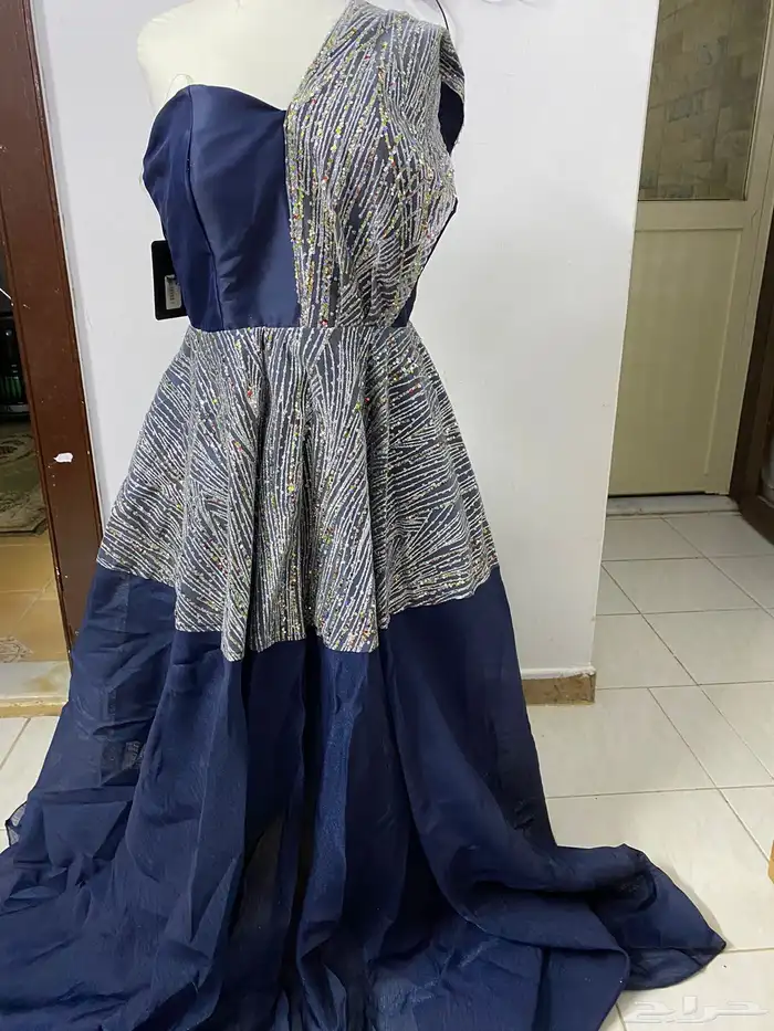 ملابس نسائية ما يقارب ال1500 قطعة للبيع بالجملة 27