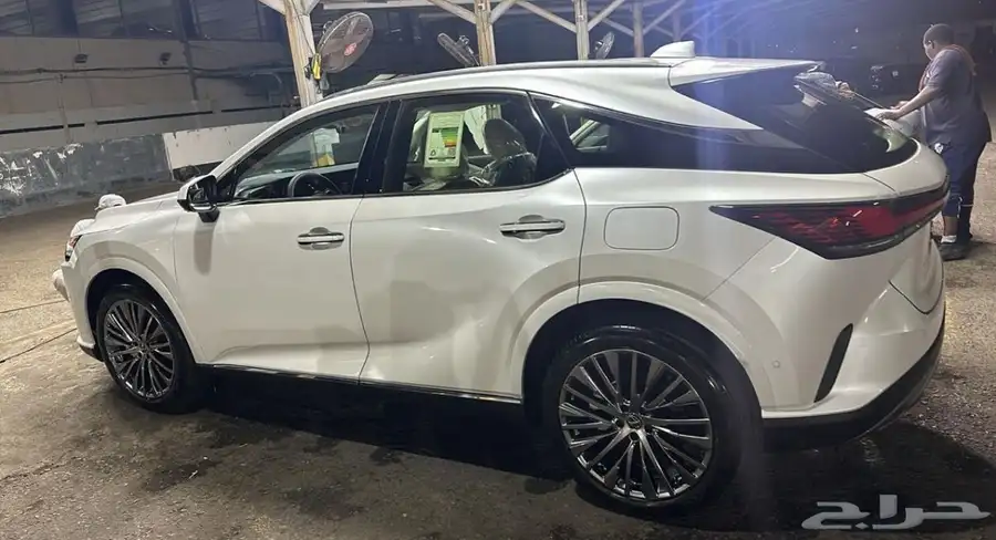 Lexus. RX. 2024 7
