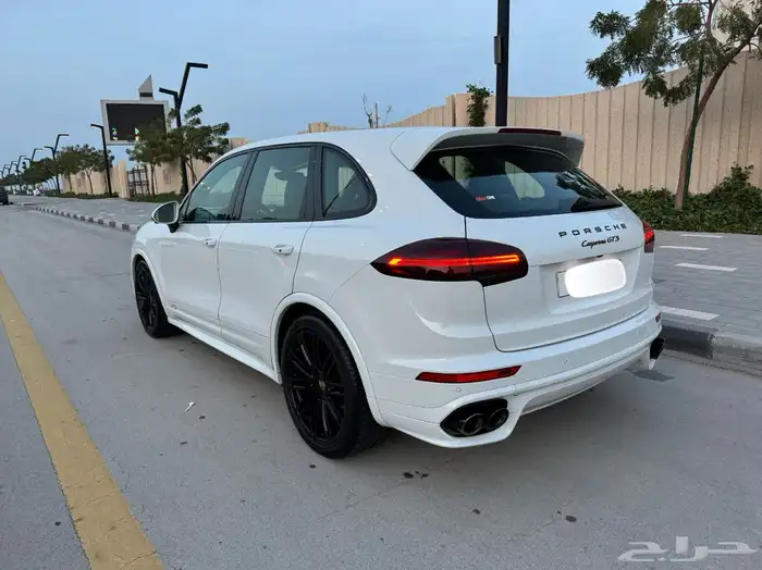 بورش كايين GTS 2016 ابيض وداخليه احمر فل كامل 2