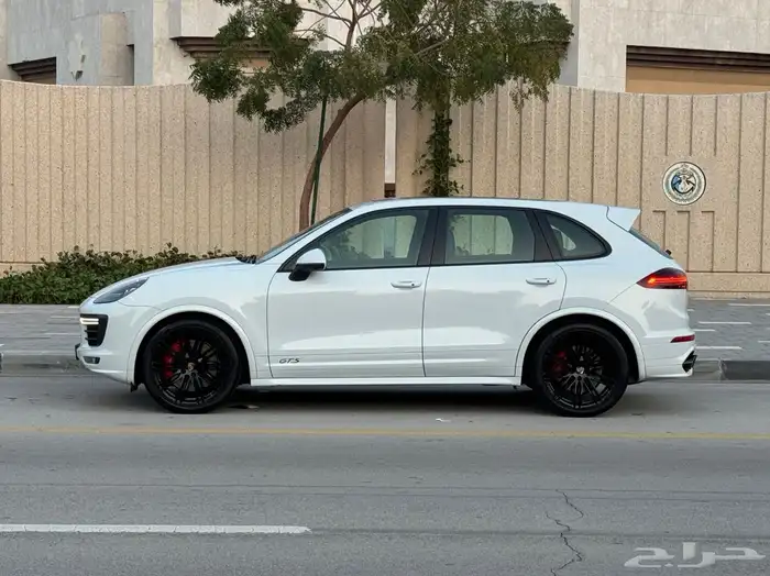 بورش كايين GTS 2016 ابيض وداخليه احمر فل كامل 0