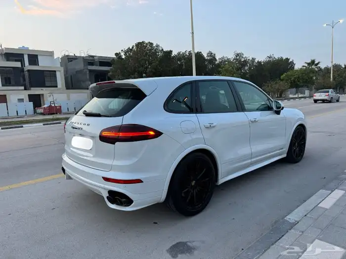 بورش كايين GTS 2016 ابيض وداخليه احمر فل كامل 4