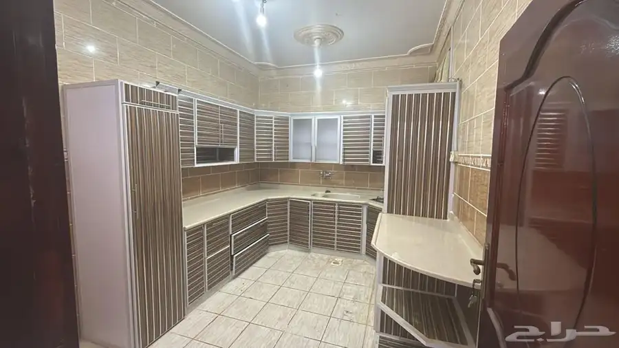 للايجار عمارة كاملة في حي البدراني من 4 شقق 5