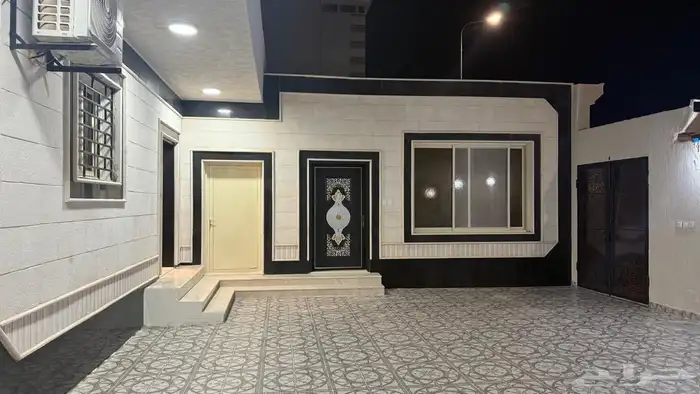 للبيع دور كامل حي اليرموك 5