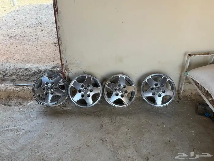 جنطين نجمه ددسن نضيفه للبيع بغطاها 2