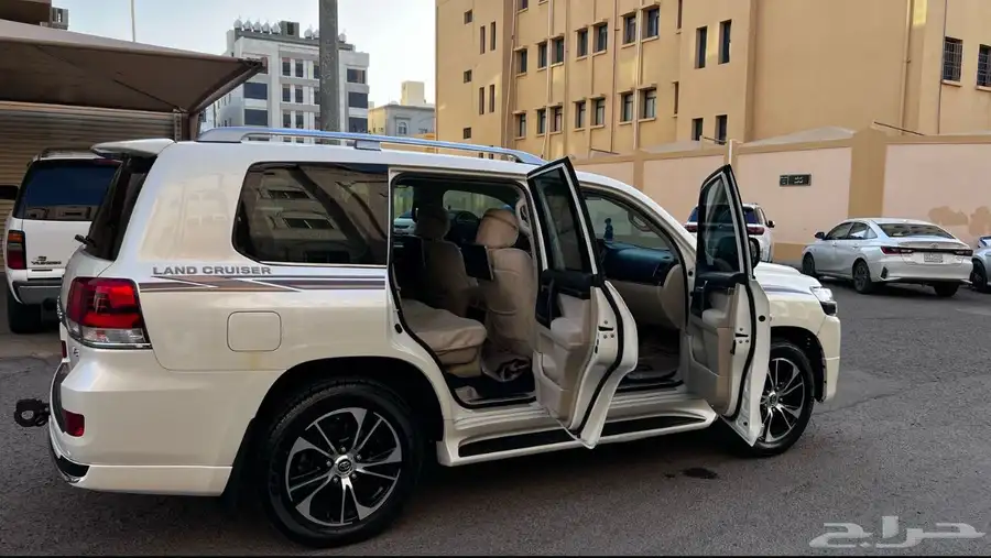 لاندكروزر GXR2021 3
