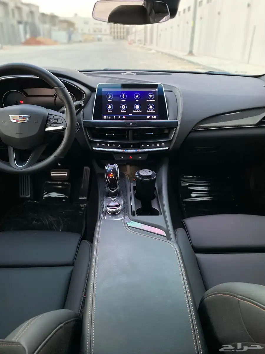 كاديلاك CT5 2022 12