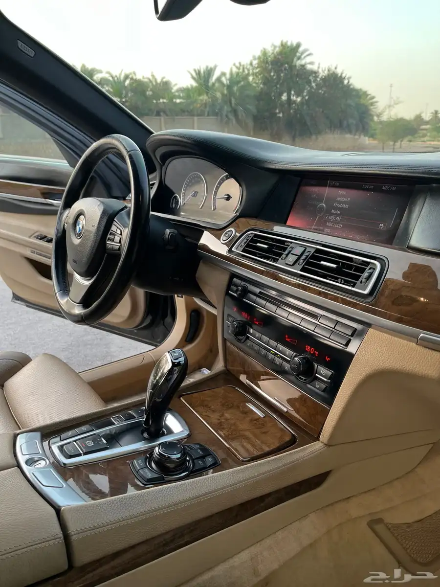 بي ام دبليو 2009 حجم 740Li ممشى قليل 28