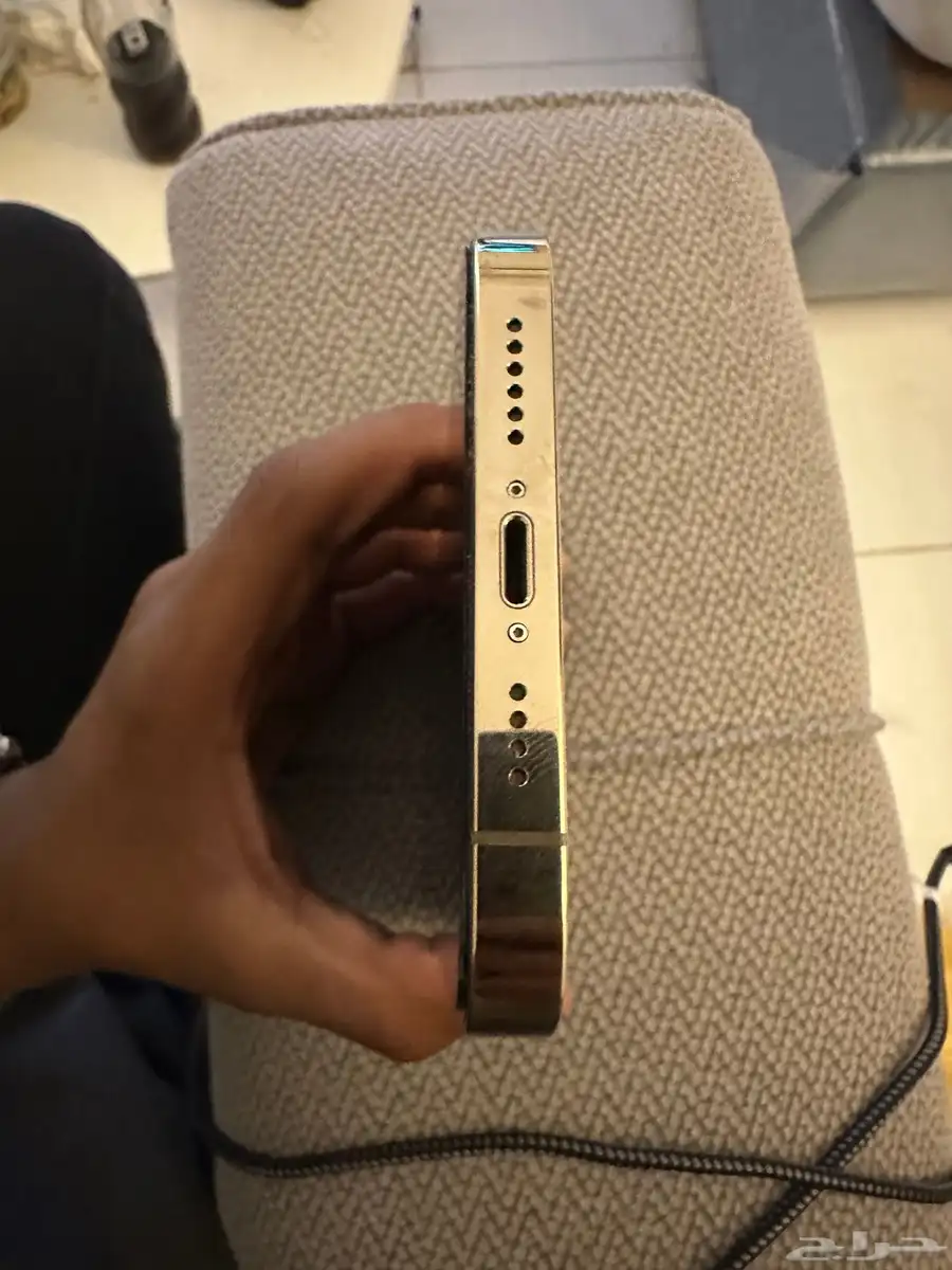 ايفون 13 برو ماكس ذهبي 2