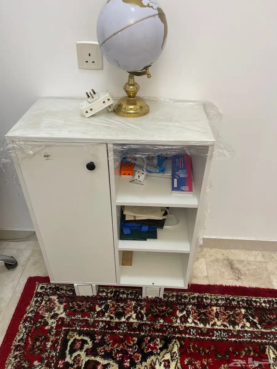مكتب ومكتبة للبيع 2