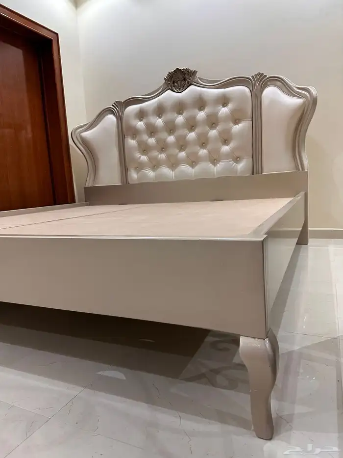 غرفة نوم نظيفه وبحاله جيده 2