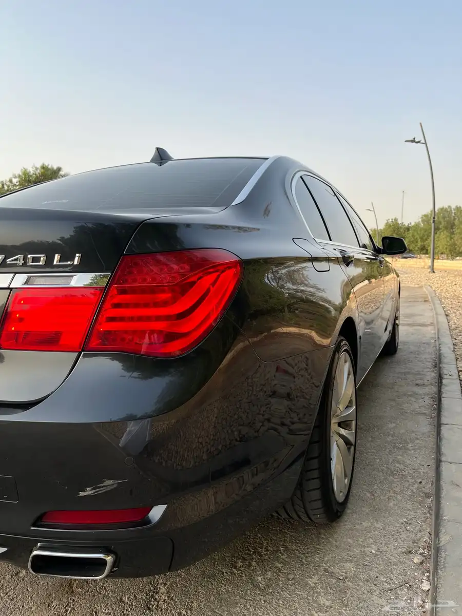 بي ام دبليو 2009 حجم 740Li ممشى قليل 17