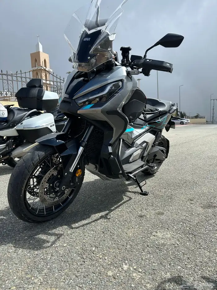 هوندا XADV750 موديل 24 بحالة ممتازة 10
