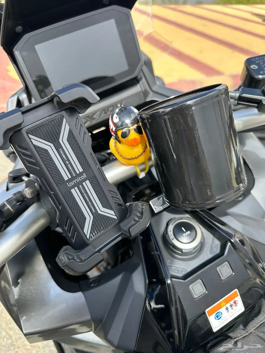 هوندا XADV750 موديل 24 بحالة ممتازة 9