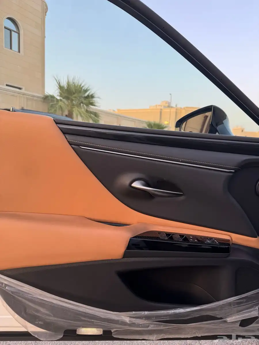 لكزس ES300 سعودي 2023 14