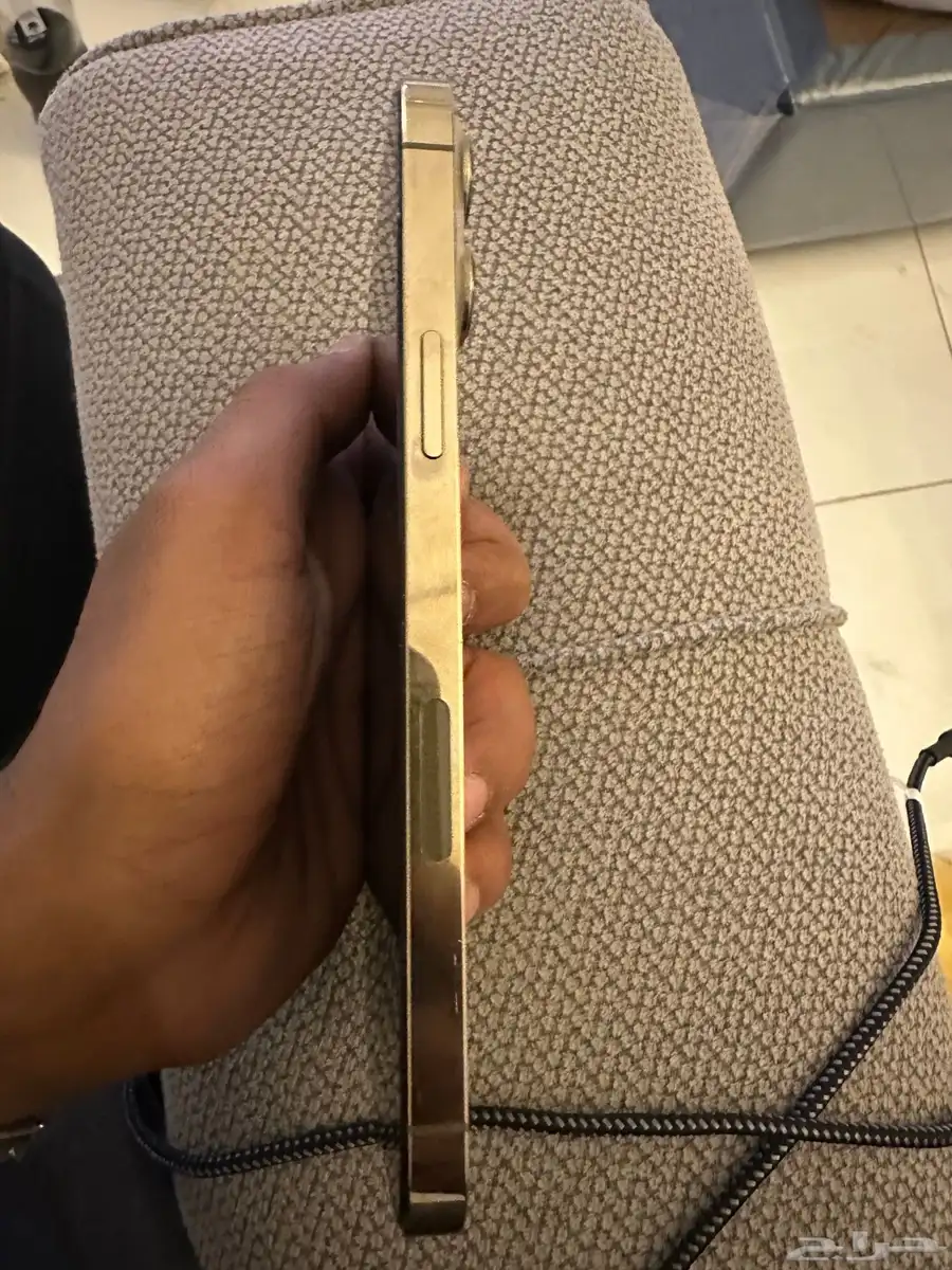 ايفون 13 برو ماكس ذهبي 1
