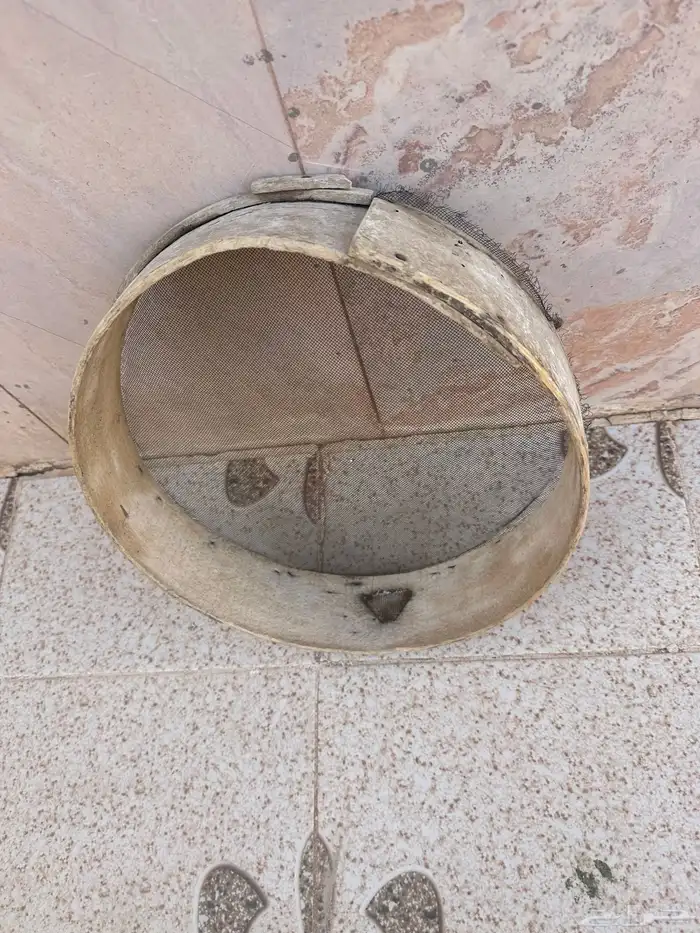 منخل تراثي قديم لبيع 0