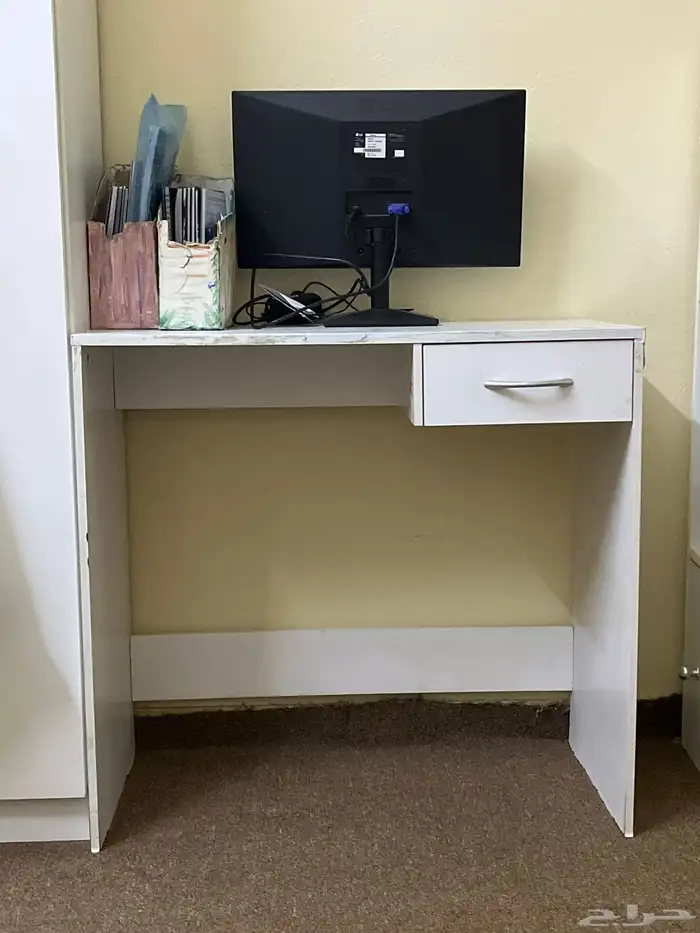 للبيع الطاولة فقط 0