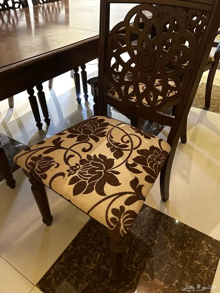 طاولة طعام 1