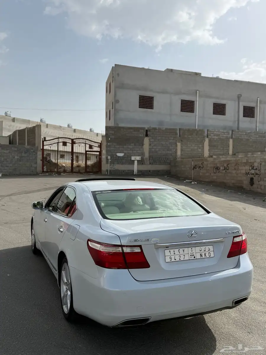 لكزس LS460L 1