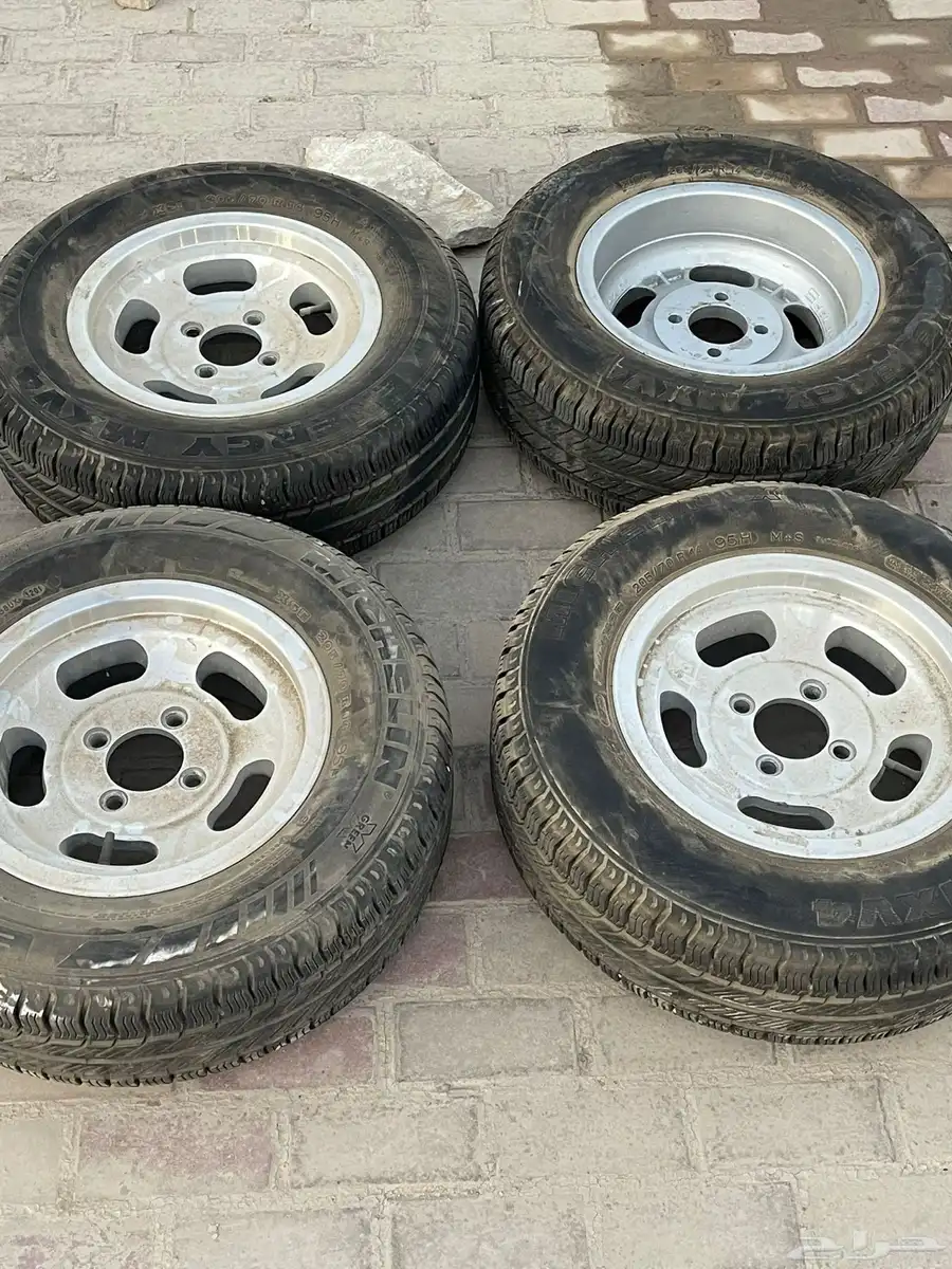للبيع اغراض نيسان زد 280 5