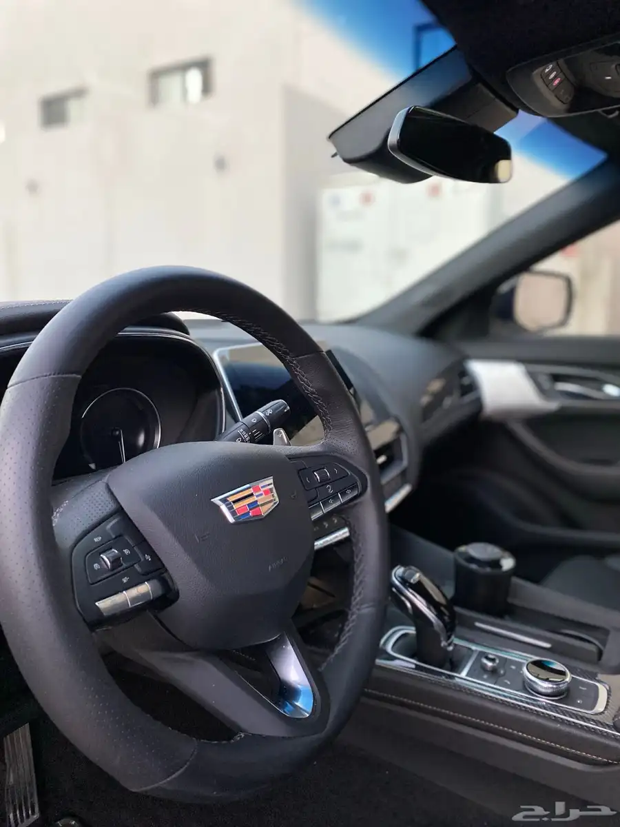 كاديلاك CT5 2022 10