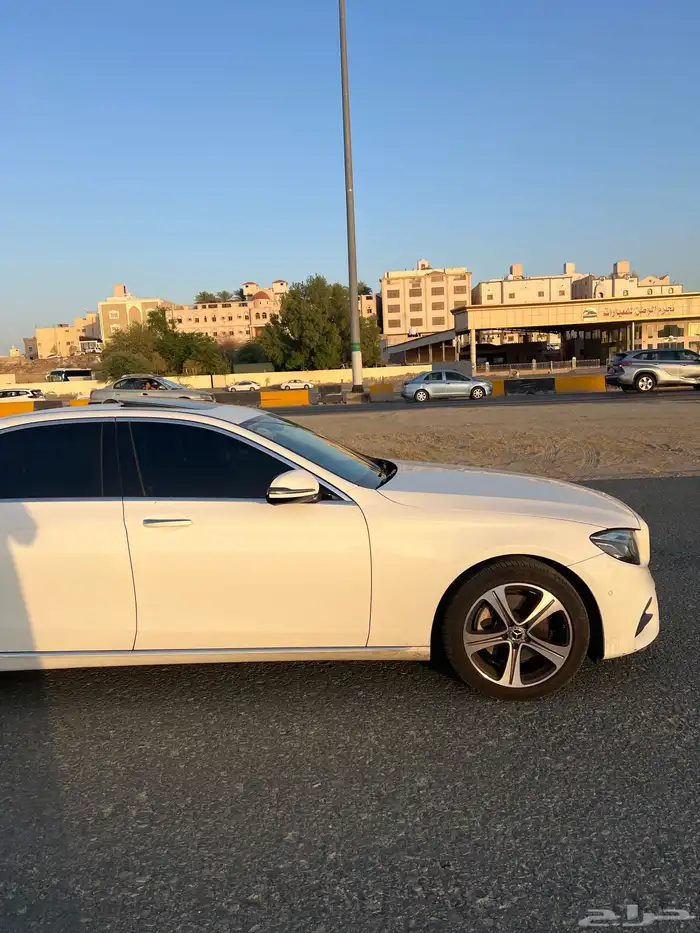 مرسيدس اي كلاس 220 2019 وكالة 3