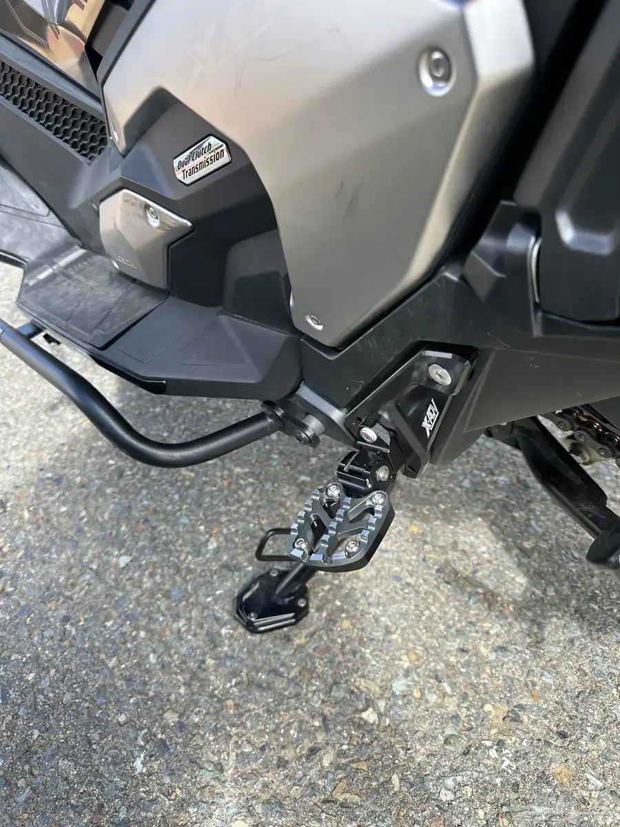 هوندا XADV750 موديل 24 بحالة ممتازة 5
