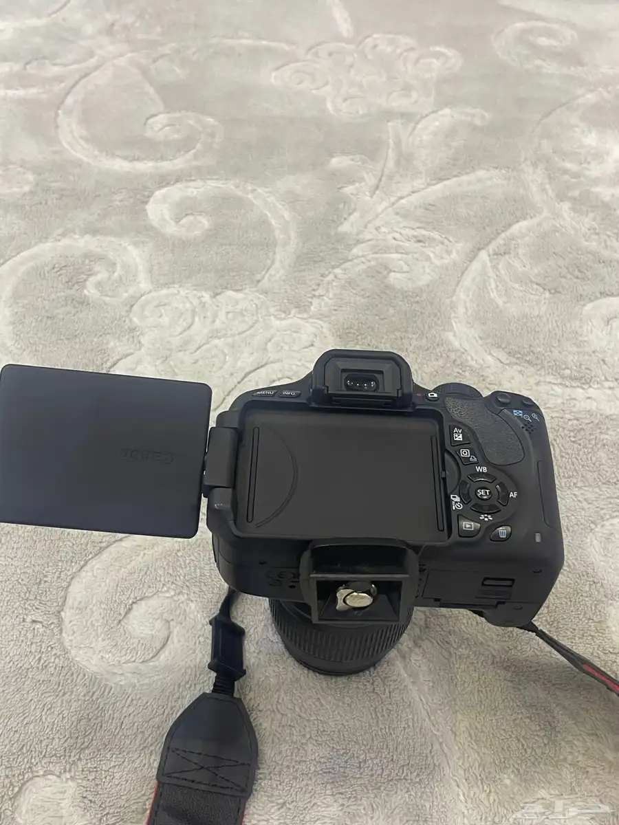كاميرا كانون EOS 600D شبه جديده استخدام نظيف بكامل اغراضها 1