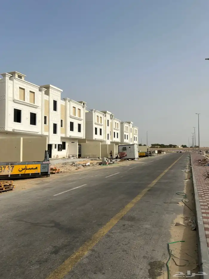 شقق تمليك راقيه بجودة بناء عاليه العزيزيه - حي الأمواج 1