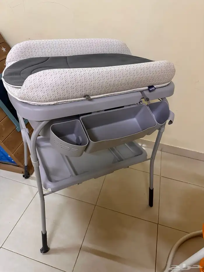 طاولة غيار بيبي 0