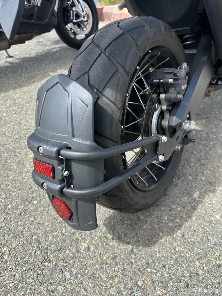 هوندا XADV750 موديل 24 بحالة ممتازة 6