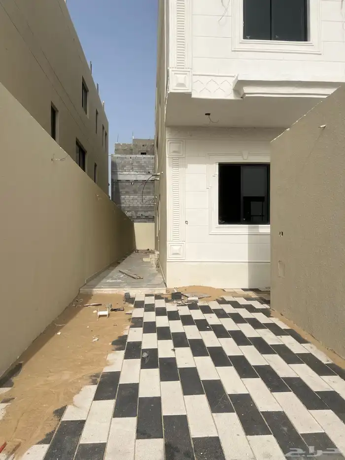 شقق تمليك راقيه بجودة بناء عاليه العزيزيه - حي الأمواج 2