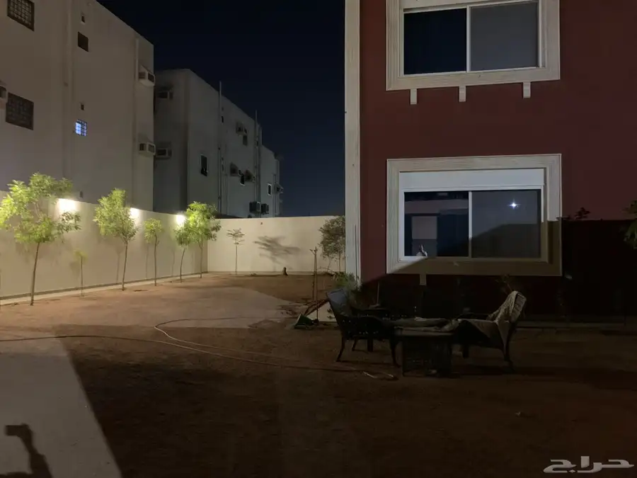 للبيع فيلا دورين وملحق المدينة المنورة حي الزهرة 11