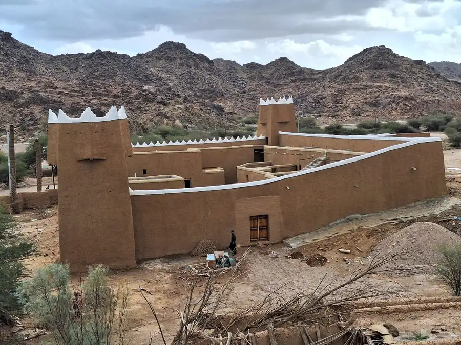 مقاول جميع انواع التراث الشعبي الطين 5