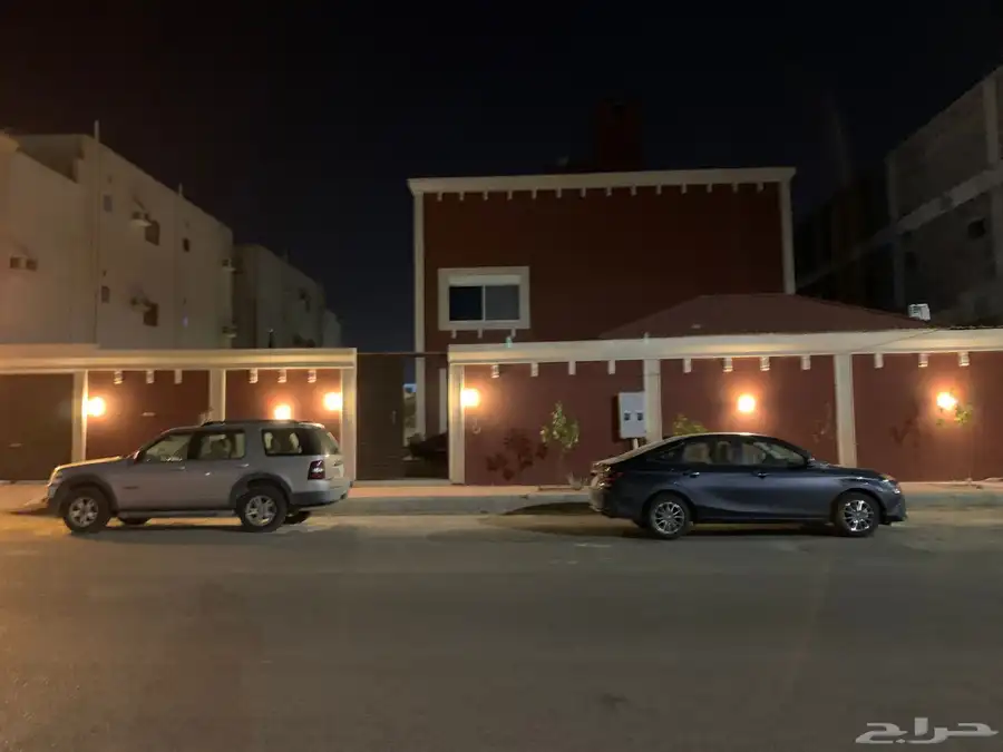 للبيع فيلا دورين وملحق المدينة المنورة حي الزهرة 0