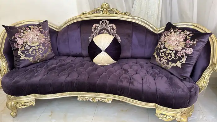 كنب كلاسك ملكي اربع قطع وكبيرخمسه قطع 1