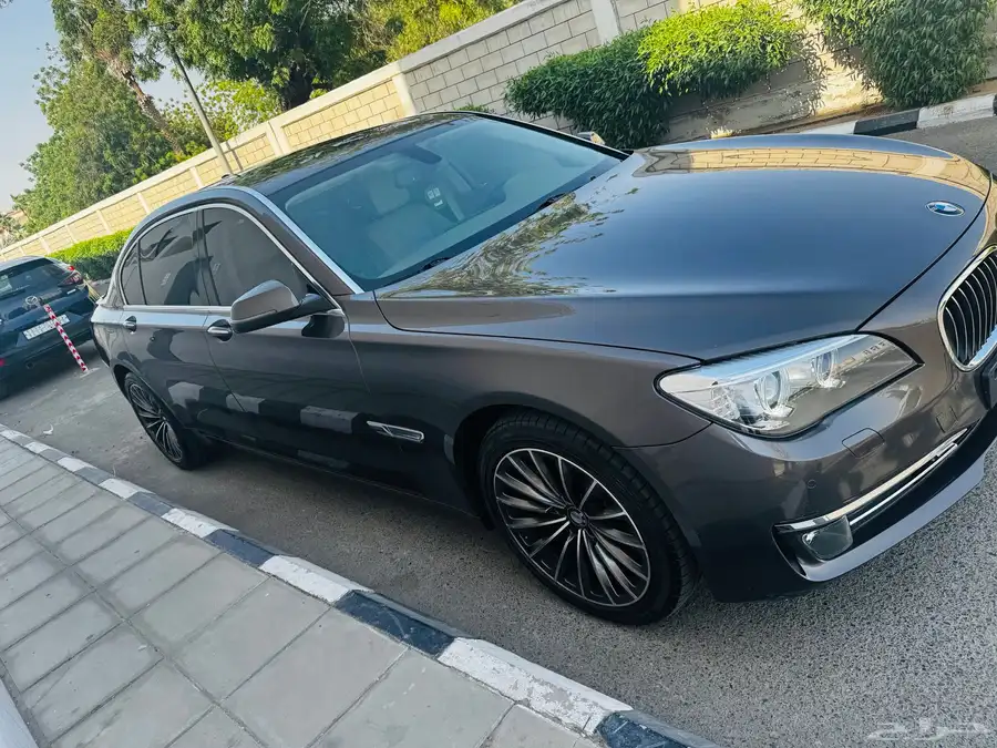 BMW 730 2
