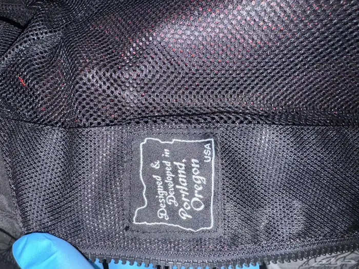 جاكيت دباب من شركة icon الأمريكية 8