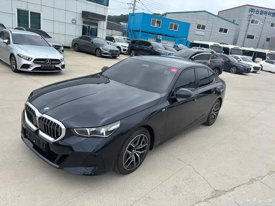 BMW 520i 2025 M sports تم البيع 1