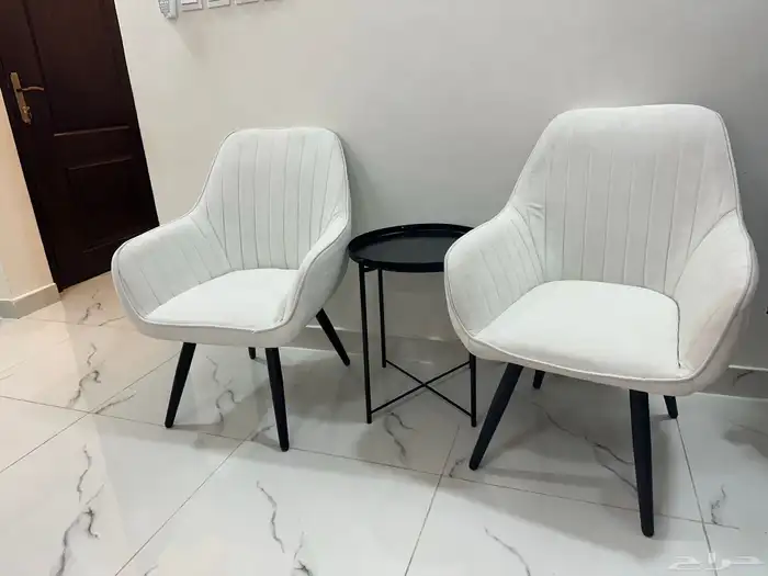 للبيع. كراسي وسرير الدمام 2