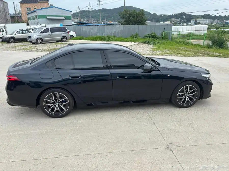 BMW 520i 2025 M sports تم البيع 5