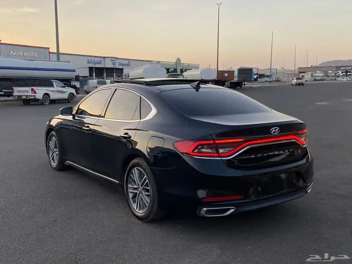 ازيرا 2019 ( بنزين ) فل كامل بانوراما 6