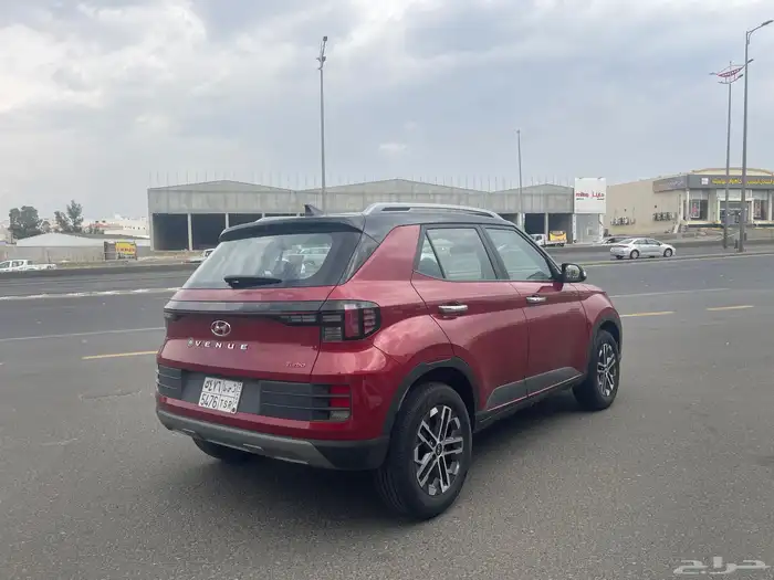 هيونداي فينو بريميوم 2023 شبه الاصفار 2